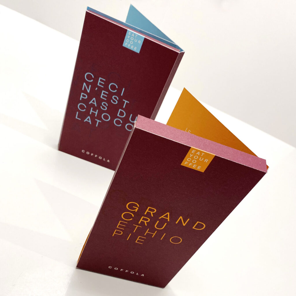 Deux tablettes de coffola emballées